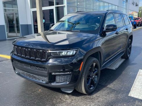 Used 2025 Jeep Grand Cherokee L Limited w/ Luxury Tech Group II image 4