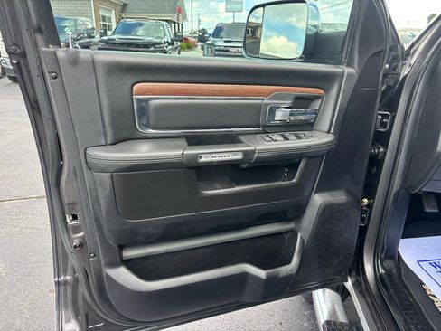 Used 2018 RAM 3500 Laramie AWD/4WD image 9