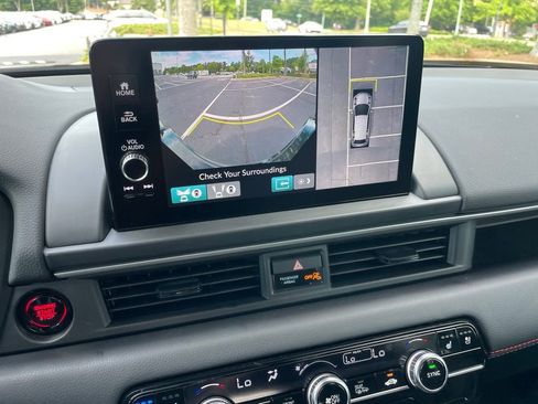 Used 2025 Honda Pilot Black Edition image 19