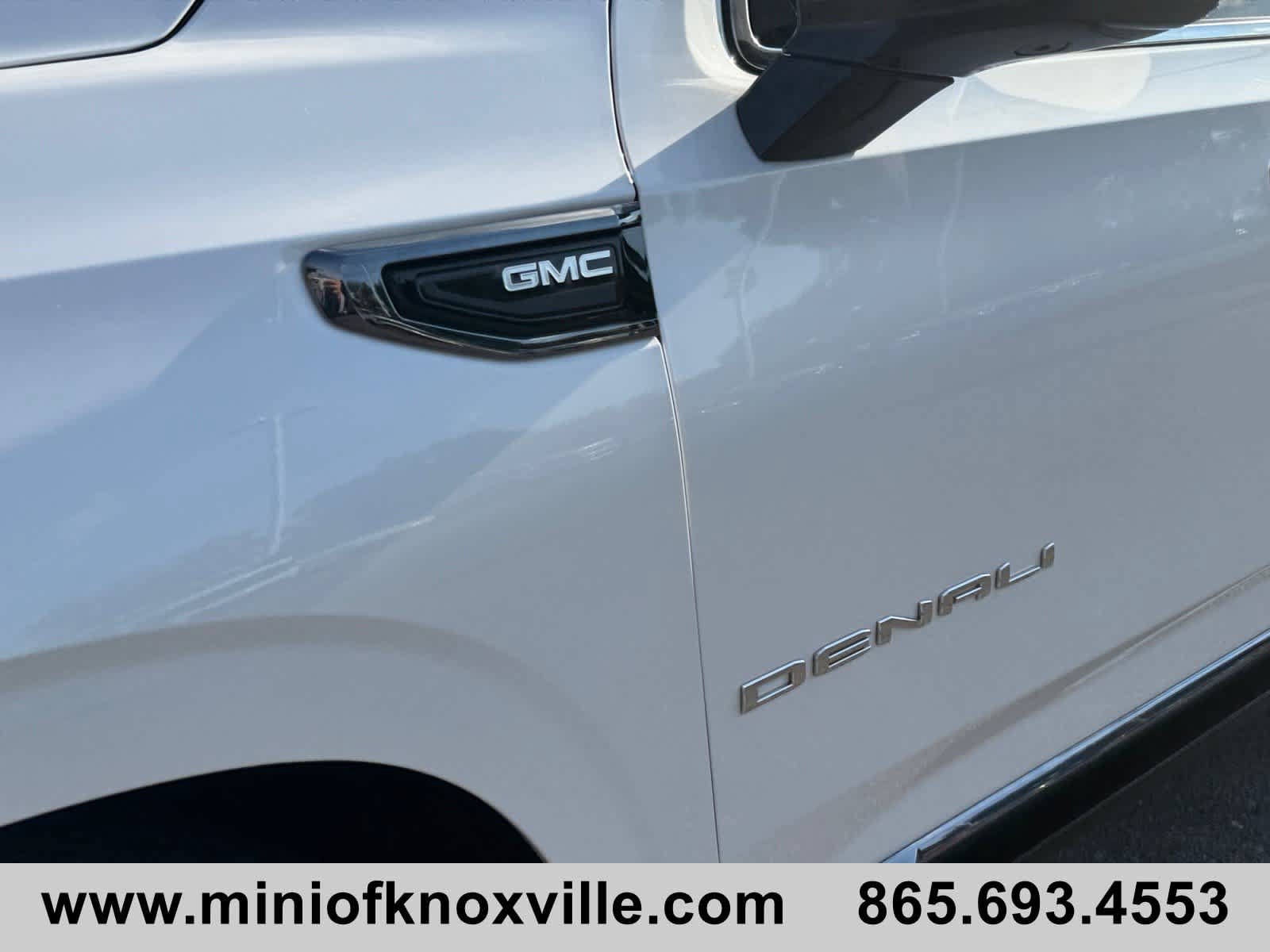 Used 2024 GMC Yukon Denali Ultimate AWD/4WD image 10