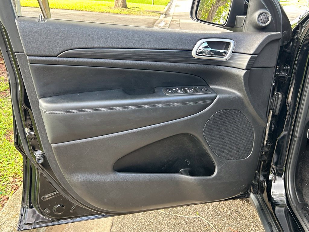 Certified 2022 Jeep Grand Cherokee Laredo E RWD image 28