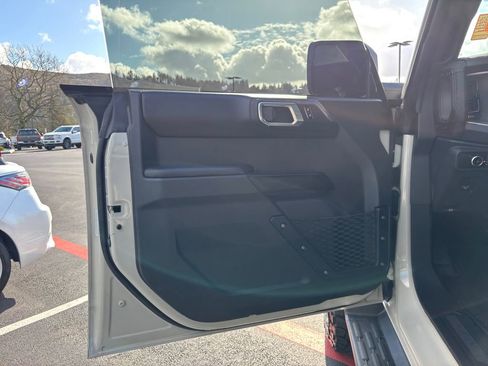 Used 2025 Ford Bronco Outer Banks AWD/4WD image 23