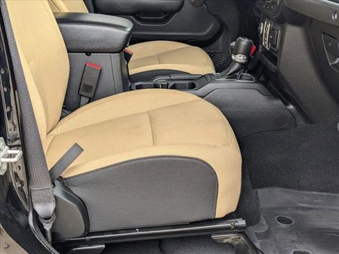 Used 2023 Jeep Gladiator Willys image 20