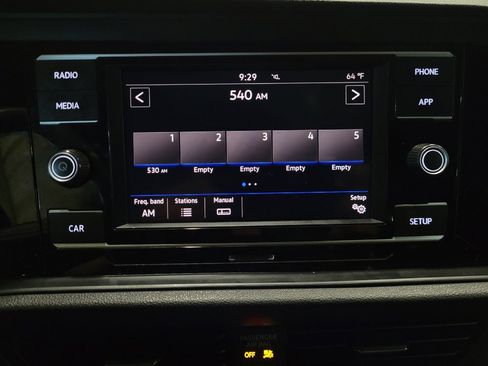 Used 2019 Volkswagen Jetta SE w/ Cold Weather Package FWD image 25