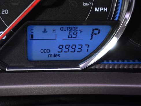 Used 2015 Toyota RAV4 Limited w/ Technology Package AWD/4WD image 28