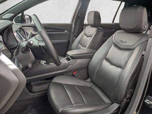 Used 2020 Cadillac XT6 Premium Luxury image 17