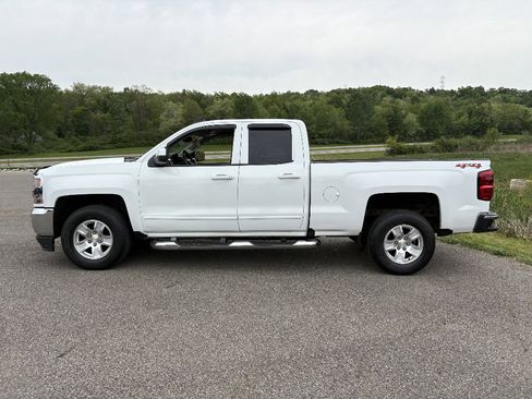 Used 2018 Chevrolet Silverado 1500 LT w/ All Star Edition AWD/4WD image 2