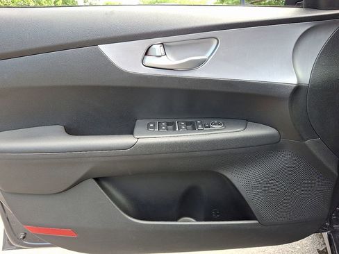 Used 2023 Kia Forte LXS FWD image 12