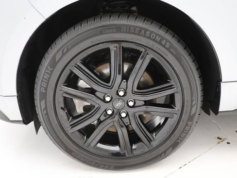 Used 2022 Ford Edge ST-Line AWD/4WD image 9