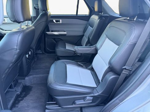 Used 2023 Ford Explorer XLT w/ Equipment Group 202A AWD/4WD image 13