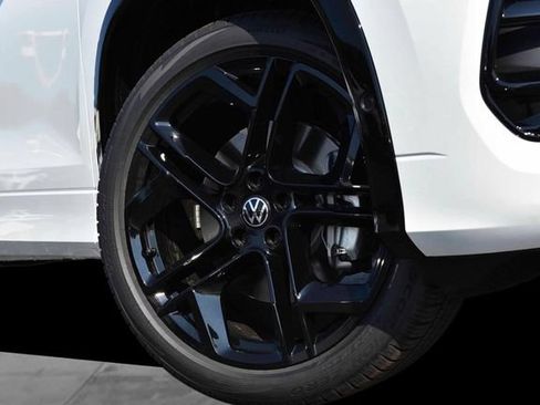 New 2026 Volkswagen Tiguan SE R-Line AWD/4WD image 3