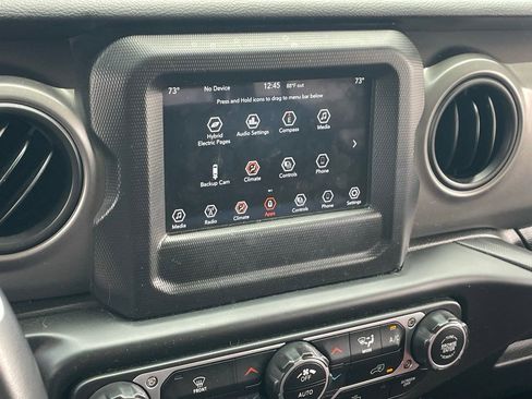 Used 2023 Jeep Wrangler Unlimited image 9