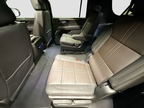 New 2026 Chevrolet Suburban High Country image 31