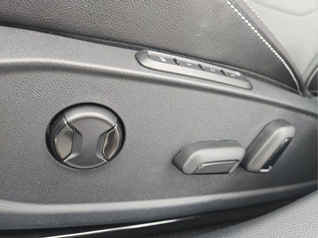 Certified 2026 Volkswagen Jetta SEL FWD image 18