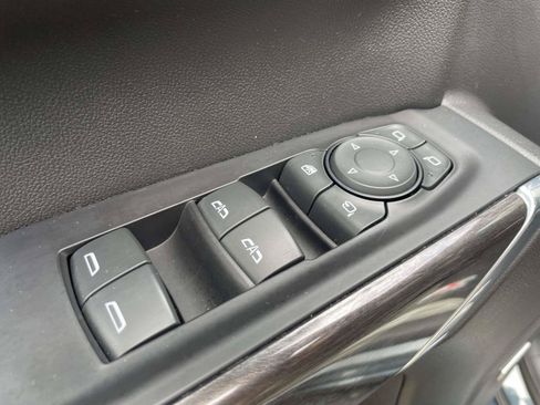 Used 2021 Chevrolet Silverado 1500 LTZ w/ LTZ Premium Package AWD/4WD image 6
