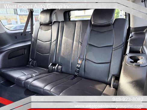 Used 2018 Cadillac Escalade ESV Luxury RWD image 13