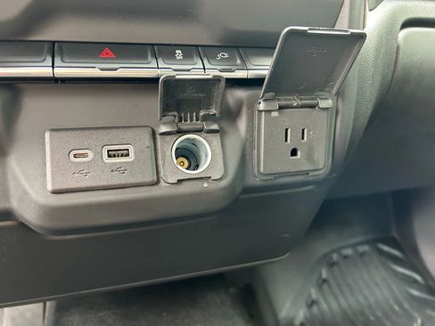 Used 2021 GMC Sierra 3500 4x4 Crew Cab w/ Convenience Package image 25