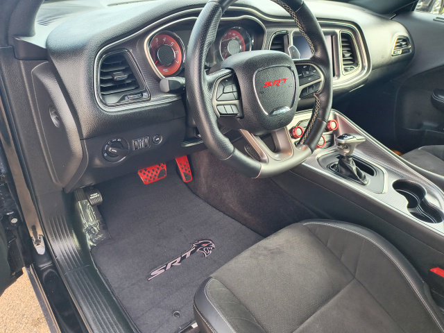 Used 2017 Dodge Challenger SRT Hellcat RWD image 15