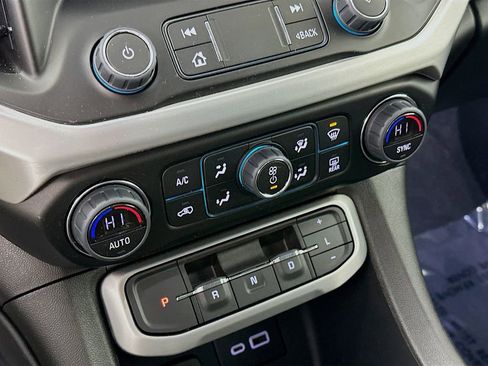 Used 2023 GMC Acadia SLE w/ Driver Convenience Package image 21