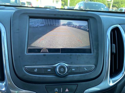 Used 2023 Chevrolet Equinox LT AWD/4WD image 12
