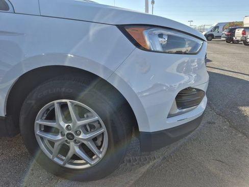 Used 2024 Ford Edge SEL AWD/4WD image 5