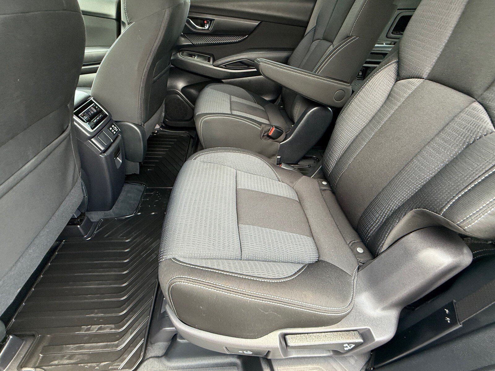 Used 2025 Subaru Ascent Premium AWD/4WD image 11
