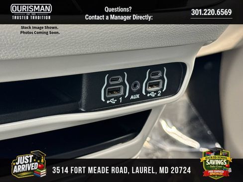 Used 2024 Chrysler Pacifica Touring-L FWD image 28