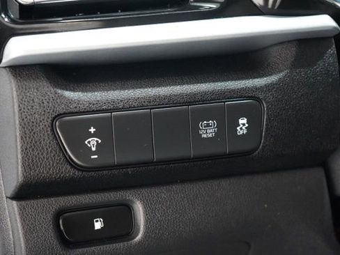 Used 2022 Kia Niro LX image 21