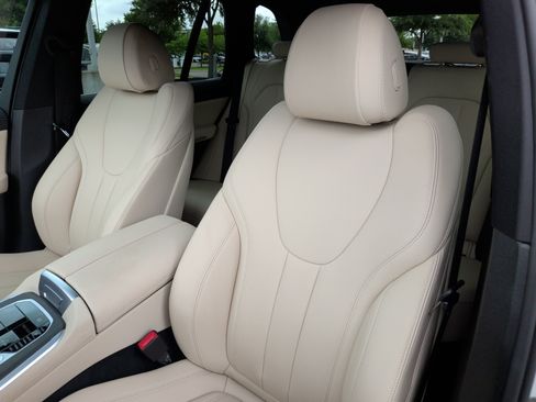 Used 2022 BMW X5 xDrive40i w/ Premium Package AWD/4WD image 26