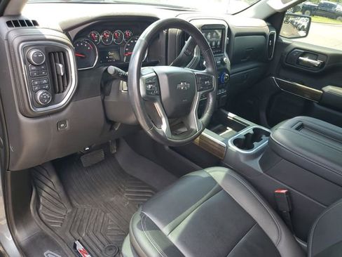 Used 2021 Chevrolet Silverado 1500 LT Trail Boss w/ Convenience Package II AWD/4WD image 6