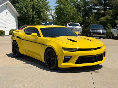 Used 2016 Chevrolet Camaro SS RWD image 1