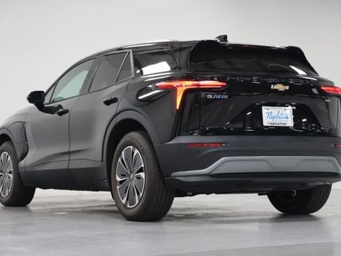 Used 2024 Chevrolet Blazer EV LT AWD/4WD image 12