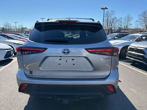 Used 2023 Toyota Highlander XLE image 7