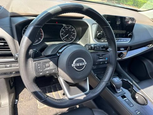Used 2023 Nissan Rogue SL w/ SL Premium Package FWD image 9