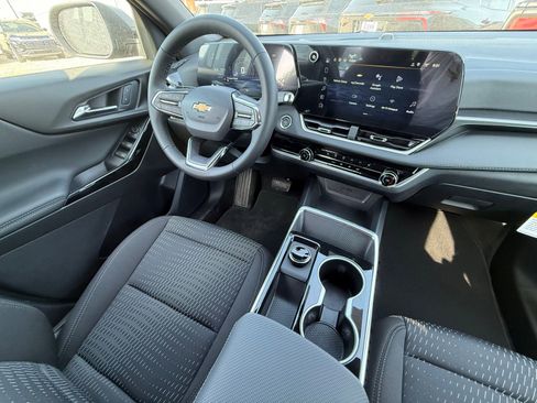 New 2026 Chevrolet Equinox LT FWD image 3
