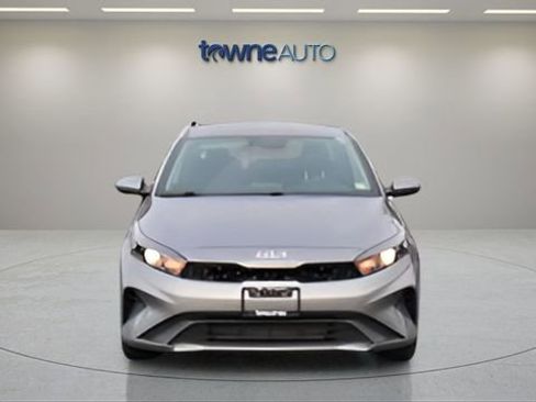 Used 2023 Kia Forte LXS w/ LXS Technology Package FWD image 8