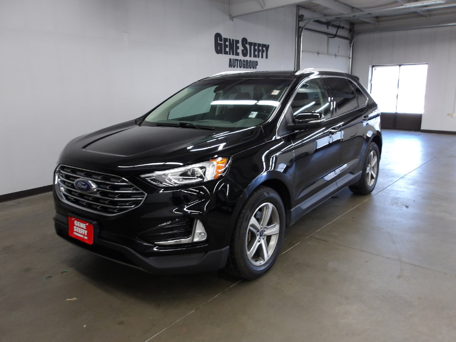 Used 2019 Ford Edge SEL w/ Equipment Group 201A AWD/4WD image 9