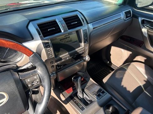 Used 2010 Lexus GX 460 image 29