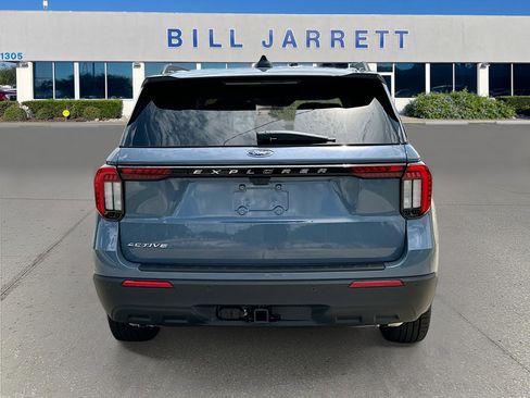 New 2026 Ford Explorer Active RWD image 5