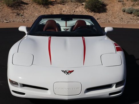 Used 1998 Chevrolet Corvette w/ Performance Handling Pkg image 9