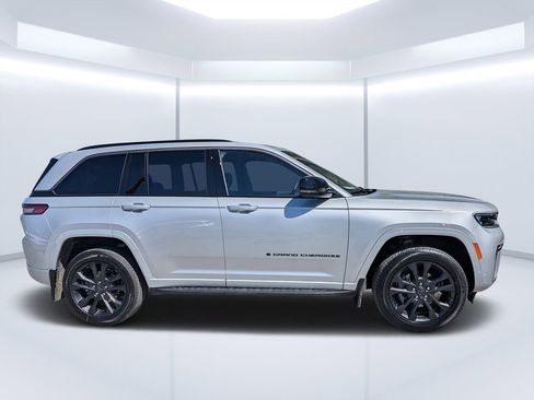 New 2026 Jeep Grand Cherokee Limited AWD/4WD image 2
