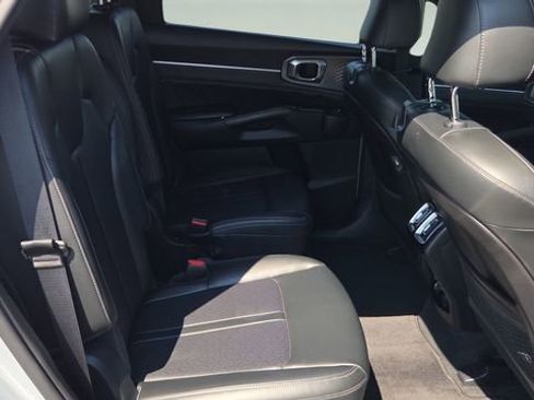 Used 2021 Kia Sorento SX image 28