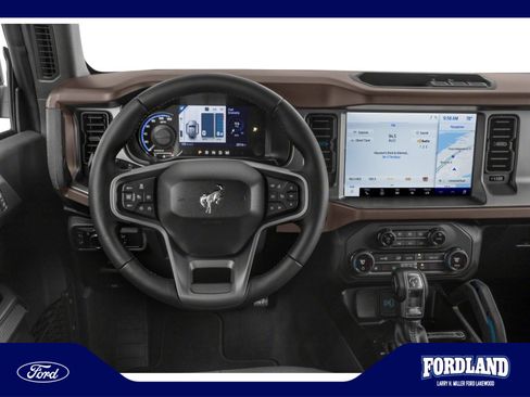 Used 2022 Ford Bronco Outer Banks w/ Sasquatch Package AWD/4WD image 4