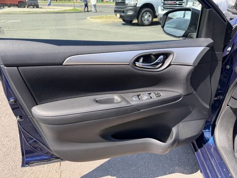 Used 2018 Nissan Sentra S image 5