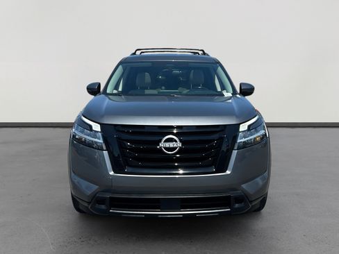 Used 2022 Nissan Pathfinder SV w/ SV Premium Package FWD image 8