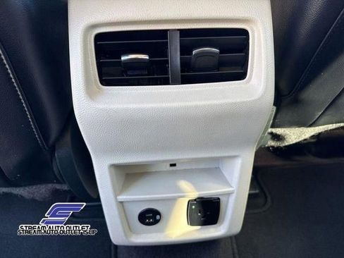 Used 2022 Ford Edge Titanium AWD/4WD image 35