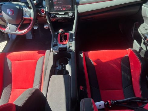 Used 2018 Honda Civic Type R image 18