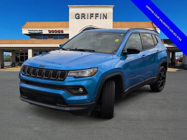 Used 2025 Jeep Compass Latitude w/ Sun & Sound Group AWD/4WD image 11