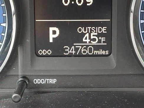 Used 2019 Toyota Corolla LE image 23