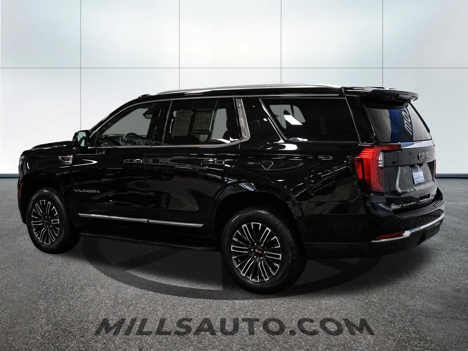 Used 2025 GMC Yukon Elevation AWD/4WD image 4